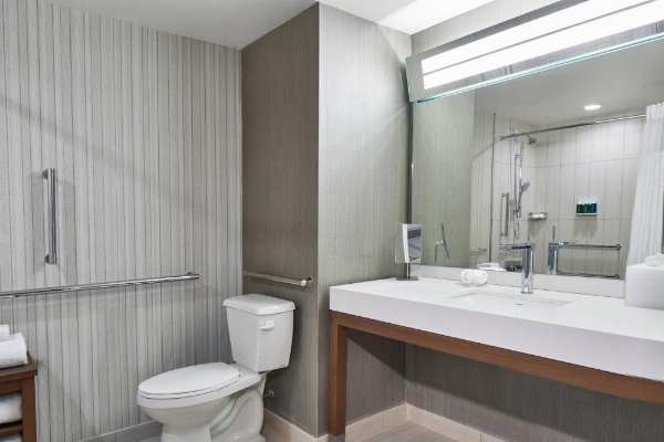 Courtyard by Marriott Baltimore Downtown/McHenry Row image 16