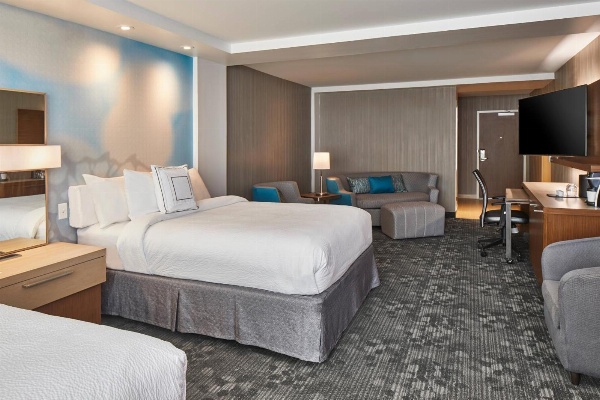 Courtyard by Marriott Baltimore Downtown/McHenry Row image 6